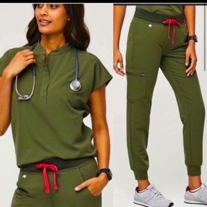 Figs Scrub set Dark Olive- Rafaela Top (S) and Zamora Bottom (M)